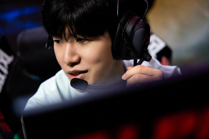 者到进攻发 者到进攻发