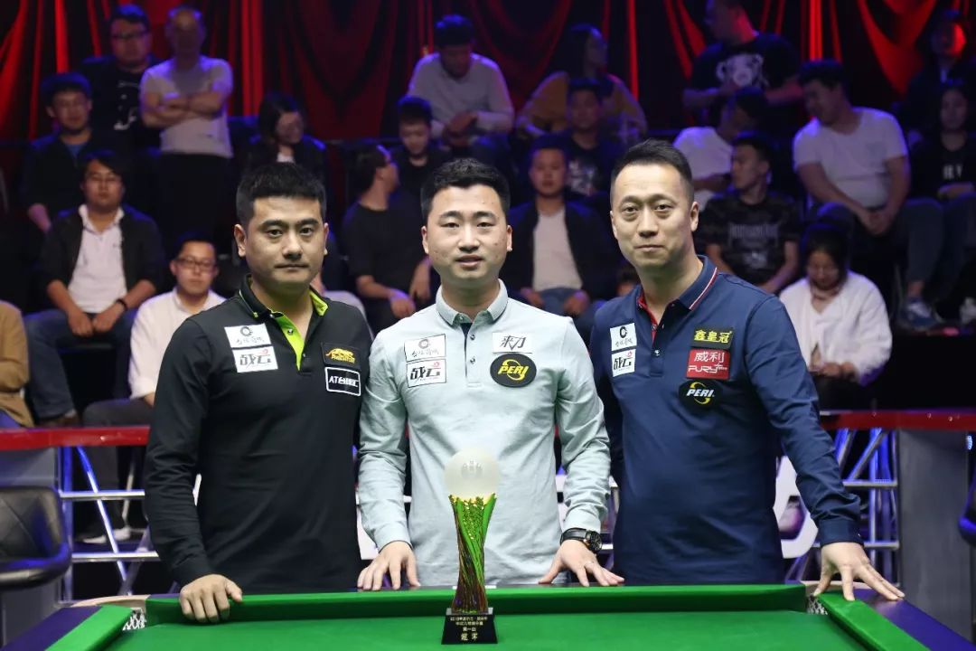 更凸显了她 更凸显了她