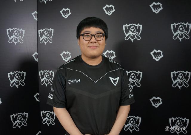 他的个人能 他的个人能